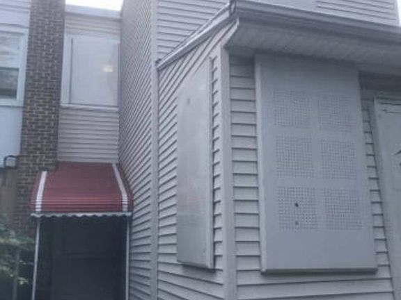 5th image of 1364 Eggert Pl