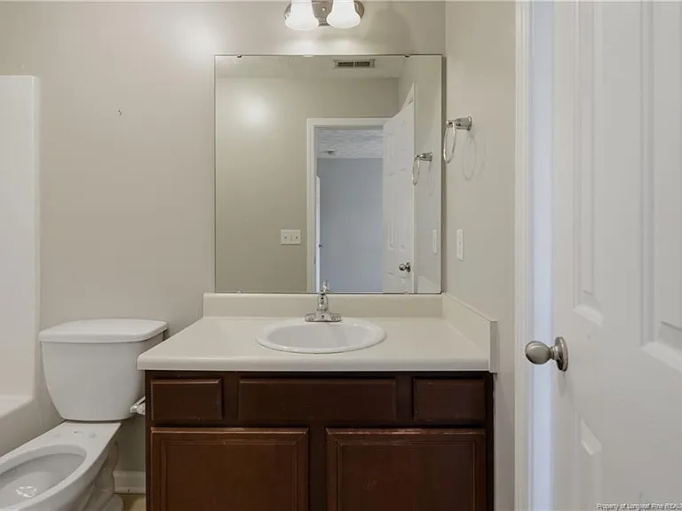 142 Collinwood Dr — Photo 32