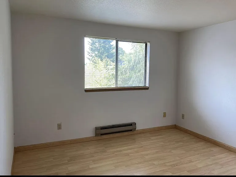 929 N 98th St #22 — Photo 10