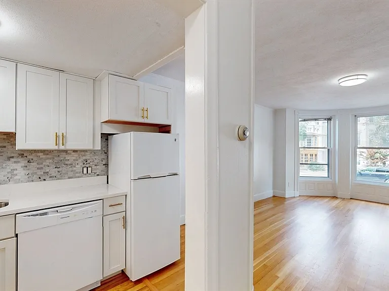 513 Beacon St #3 — Photo 8