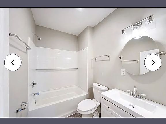 3rd image of 2146 W Gaulbert Ave