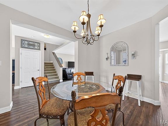 3rd image of 5563 Mirasol Manor Way