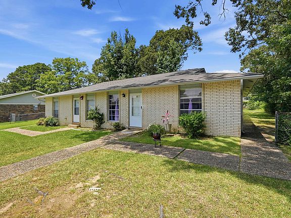 3rd image of 3 E Laramie Dr