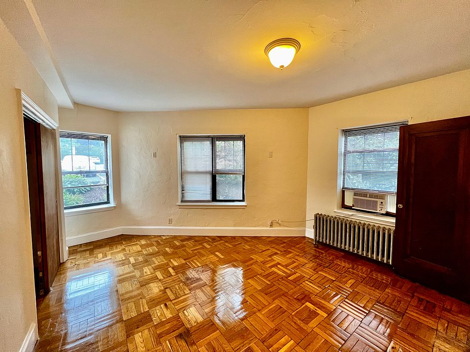 1st image of 2-8 Elmwood Ave #23