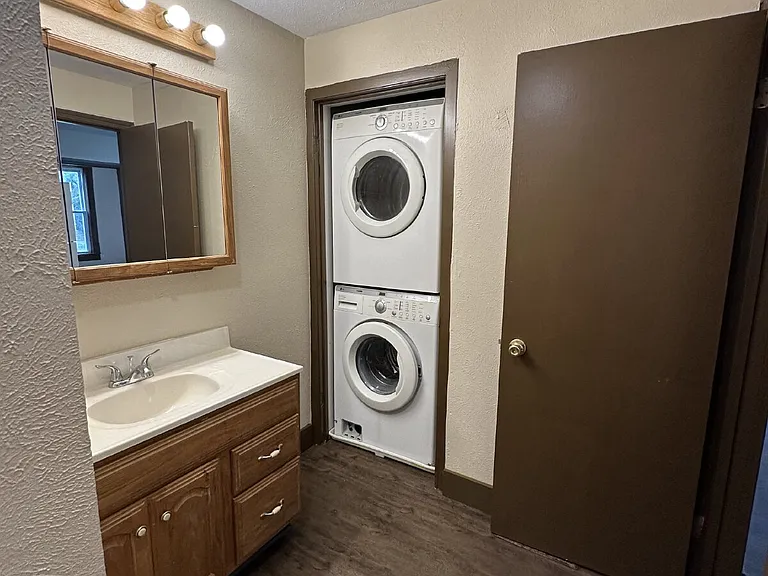 416 Dodge St — Photo 24