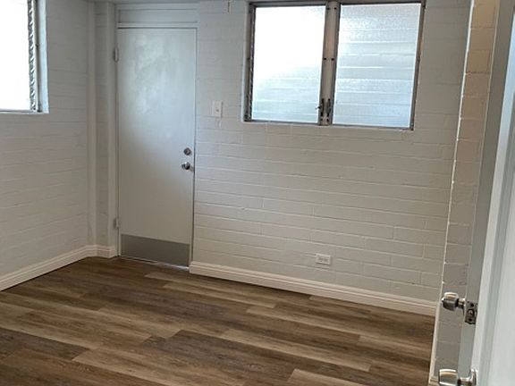 3rd image of 215 Paoakalani Ave #1