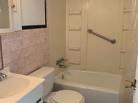 two bedrooms/one bath house in Charleroi