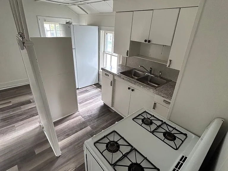 169 N Union St — Photo 2
