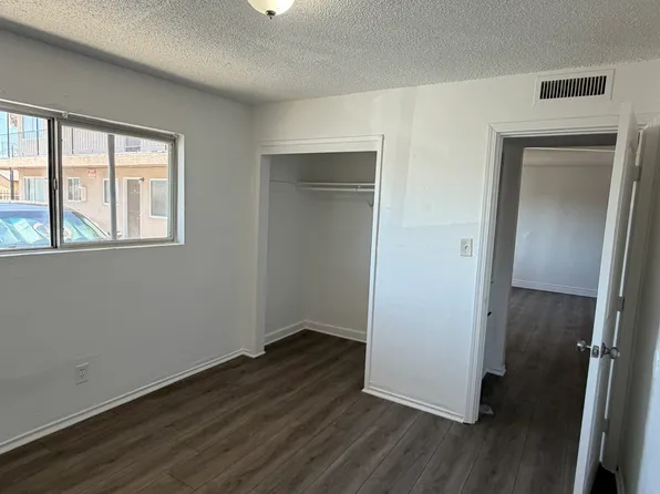 1700 Lincoln St APT 4, Bakersfield, CA 93305
