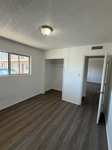 1700 Lincoln St #4 Photo 1