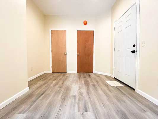 Rented by RealTegrity NY LLC | media 16