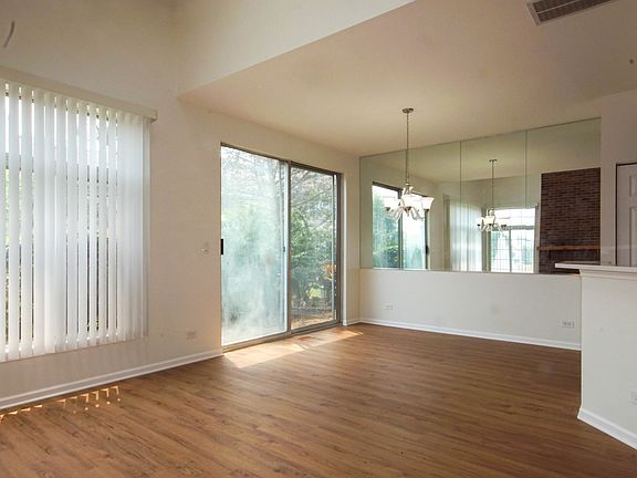 5th image of 1049 Hinswood Dr