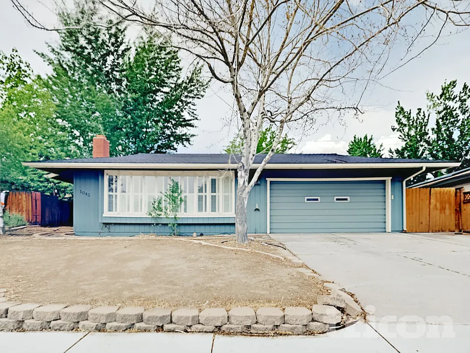 1045 Crown Dr