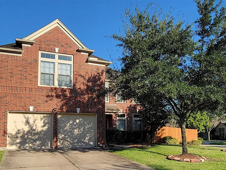 2813 Arbor Brook Ln — Photo 2