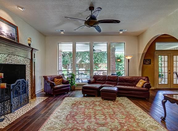 3rd image of 6601 Charleston Dr