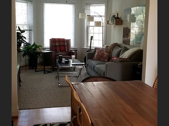 3rd image of 3644 N Hermitage Ave APT 2