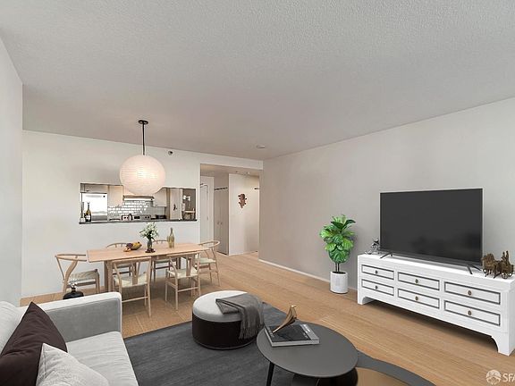 4th image of 300 3rd St APT 722