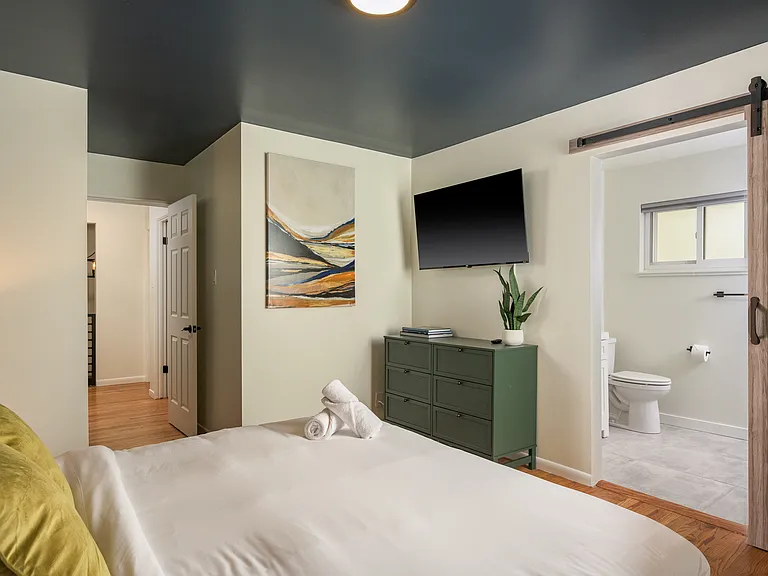 6604 Upham St — Photo 22