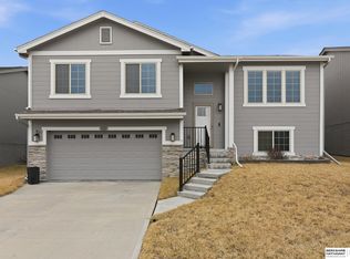 7801 N 147th Ave, Bennington, NE 68007