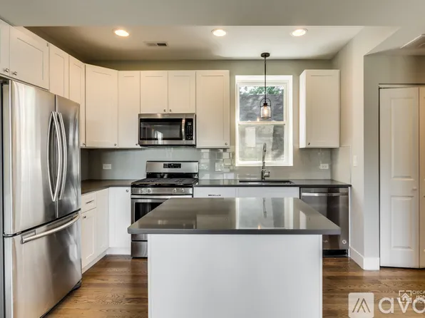 1644 W 21st St APT 3R, Chicago, IL 60608