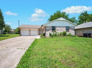 609 Ashley Dr, Moore, OK 73160