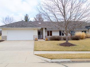 3809 Hallbrook Ct, Columbia, MO 65203