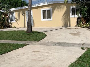 730 Gardenia Dr, Royal Palm Beach, FL 33411
