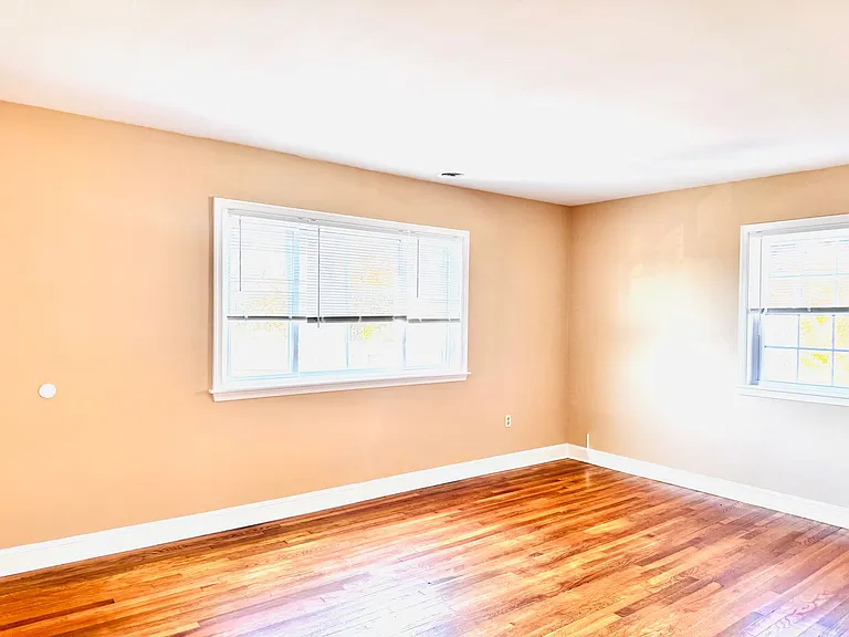 8805 Plymouth St — Photo 9