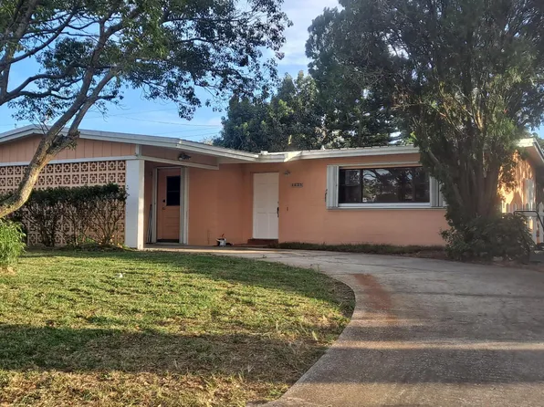 1635 Thoreau St, Titusville, FL 32780