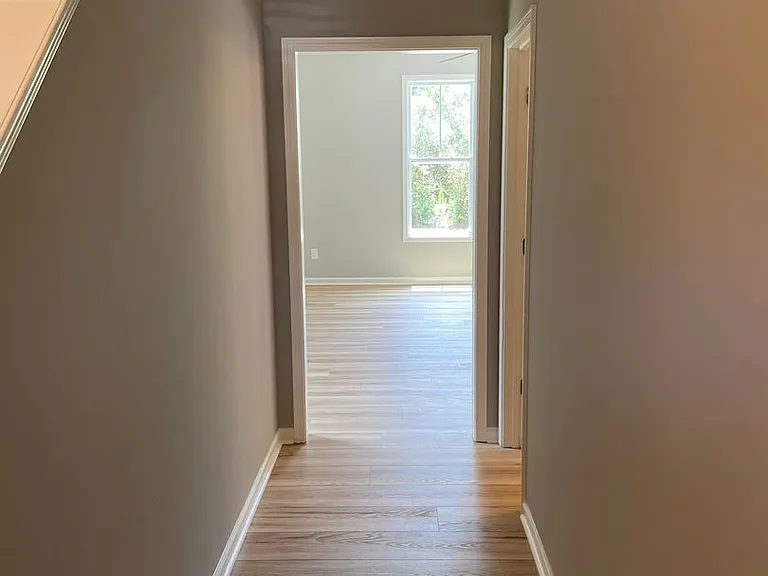 4019 Darrow Dr — Photo 10