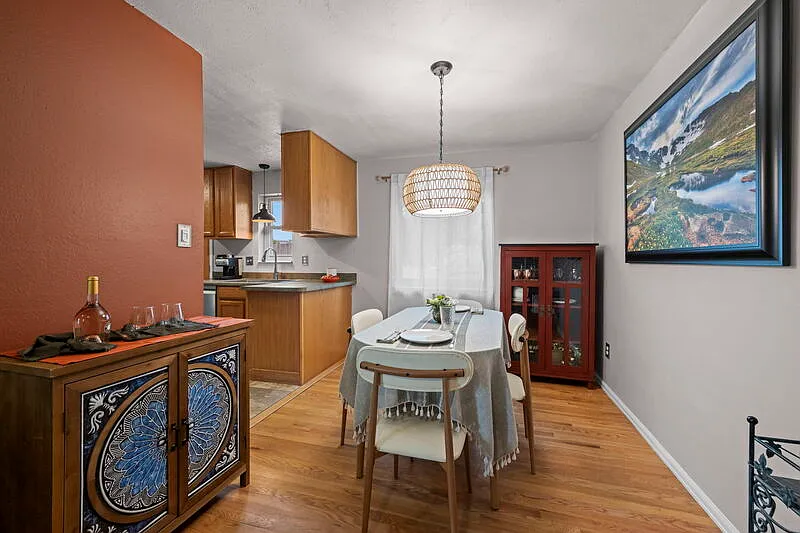 4 bed, 3.0 bath, 1227 sqft, $4,200 — Photo 4