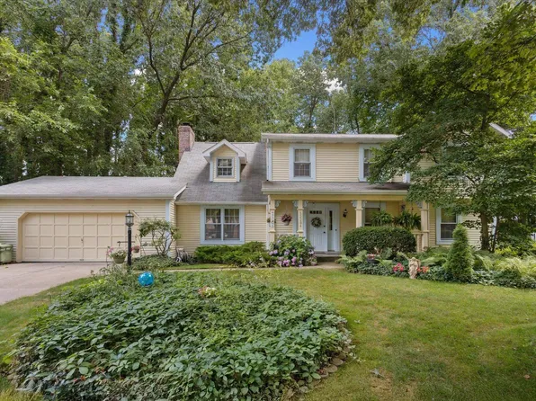52284 Farmington Square Rd, Granger, IN 46530