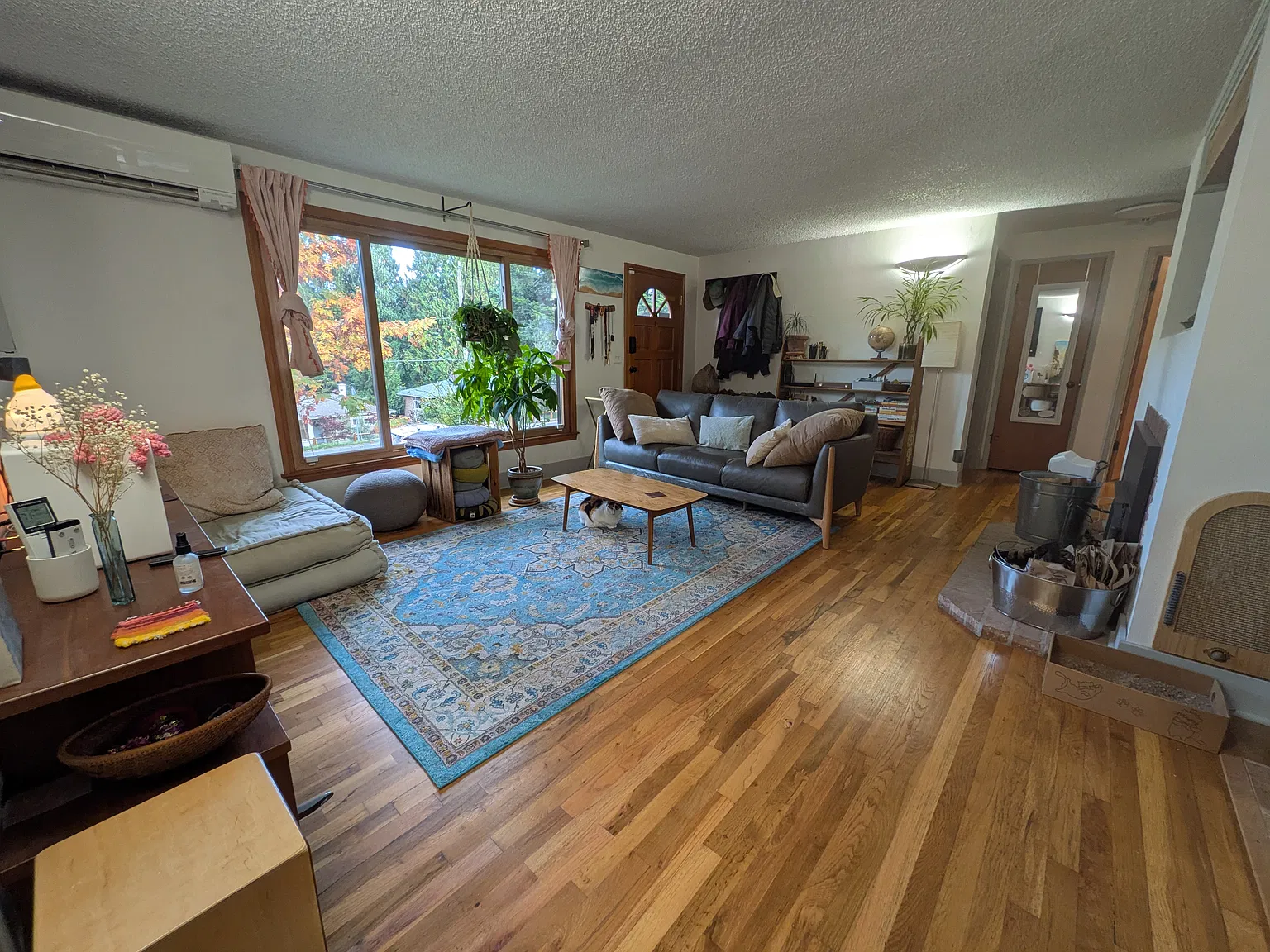 3 bed, 1060 sqft, $3,200 — Photo 2