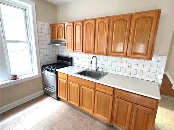 387 E 96th St APT 1F, Brooklyn, NY 11212