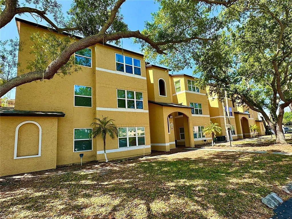1 bed, 1.0 bath, 735 sqft, $1,100 — Photo 1