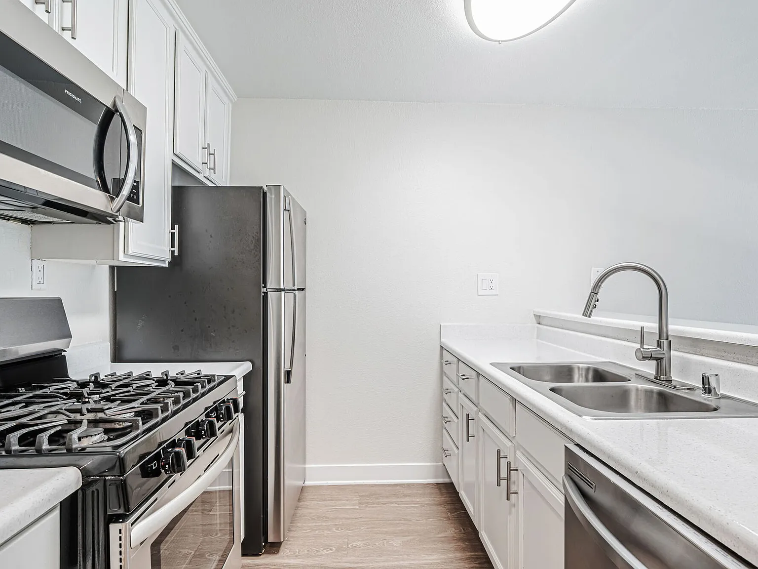 Independence Park Apartments — Photo 2