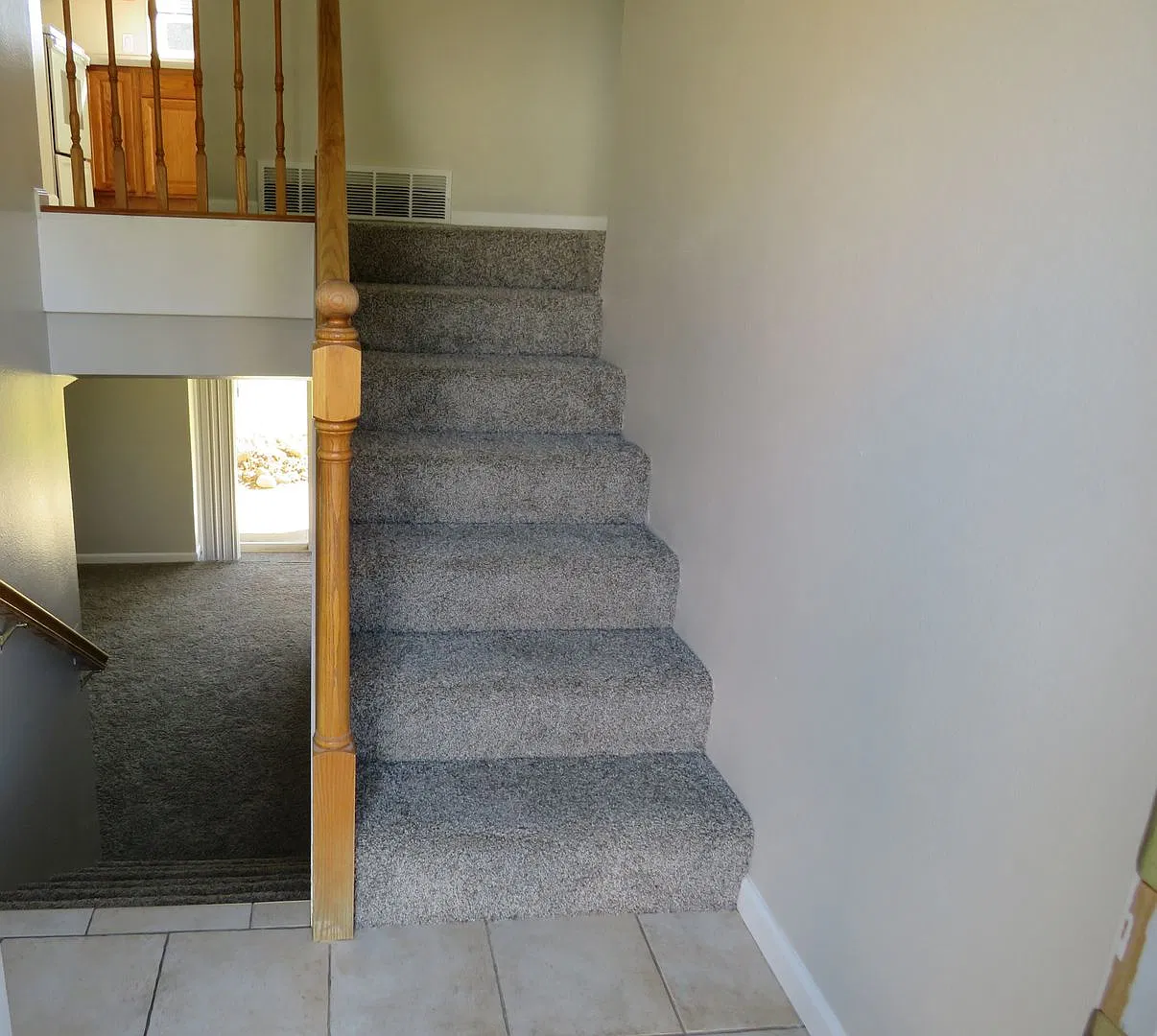 Large 4 Bedroom (1 non-egress) Home on West End — Photo 2
