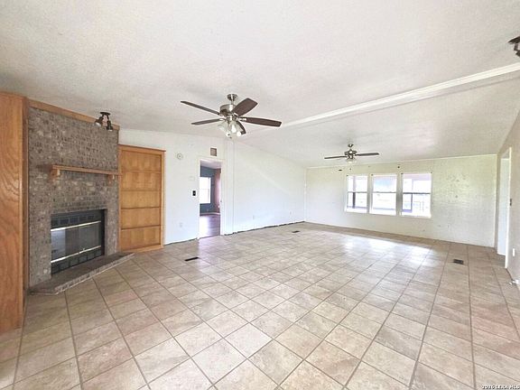 5th image of 635 E Ditto Rd