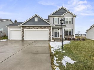 1084 Spruce COURT, Oconomowoc, WI 53066