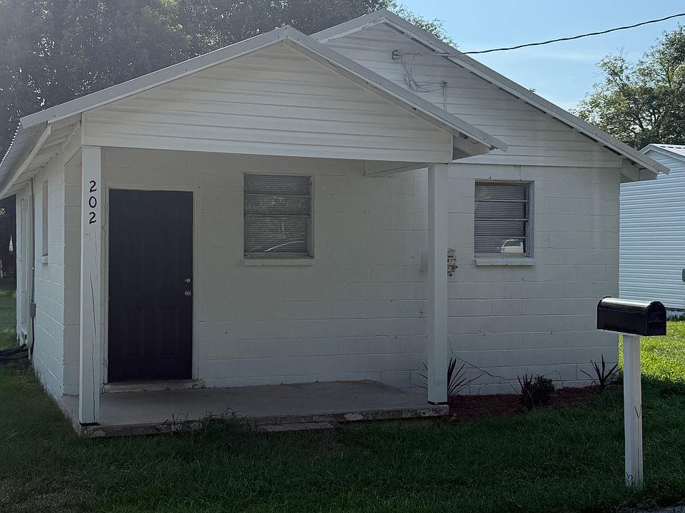 1st image of 202 Turner St