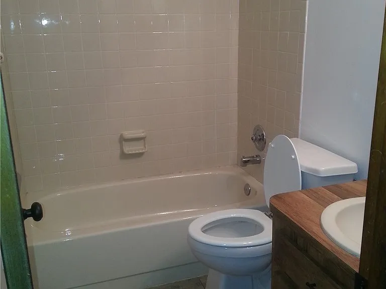 210 Talmage Ave — Photo 23