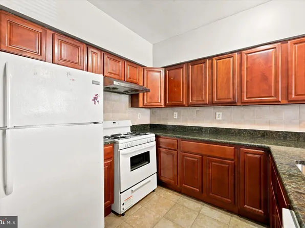 1241 S 8th St, Philadelphia, PA 19147