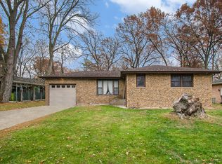 500 Pinetree Dr, Trail Creek, IN 46360
