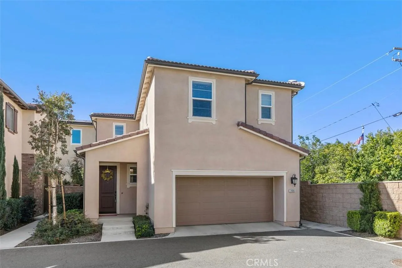 3 bed, 1807 sqft, $3,650 — Photo 1
