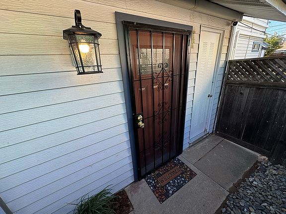 4th image of 1143 W El Camino Ave