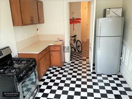 Rented by ZealEstate Group Inc | media 30