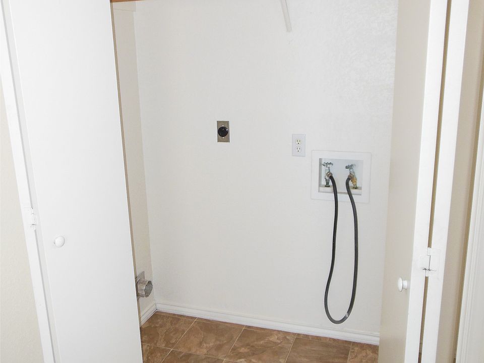 006_Laundry Hookups_03292021