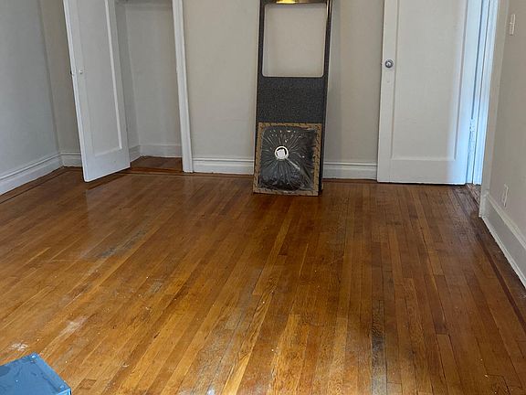 3rd image of 147-03 Northern Blvd #3