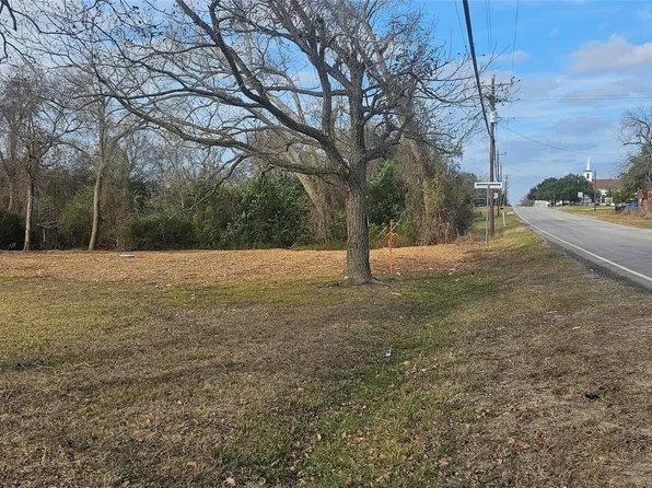 5300 Main St, Chappell Hill, TX 77426