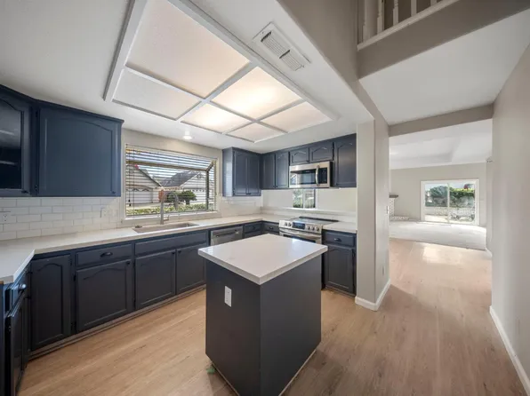 1128 Valencia Ct, Modesto, CA 95350